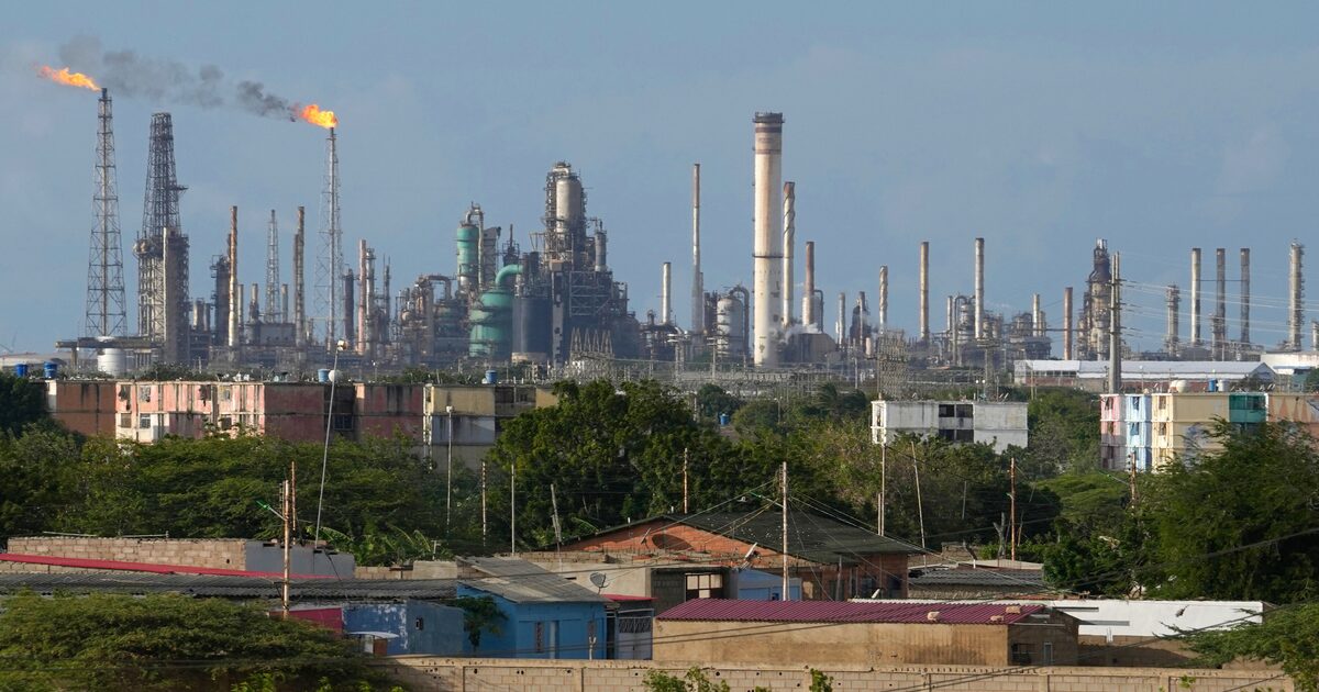 What the US-Venezuela Oil Deal Could Mean for Venezuelan Immigrants